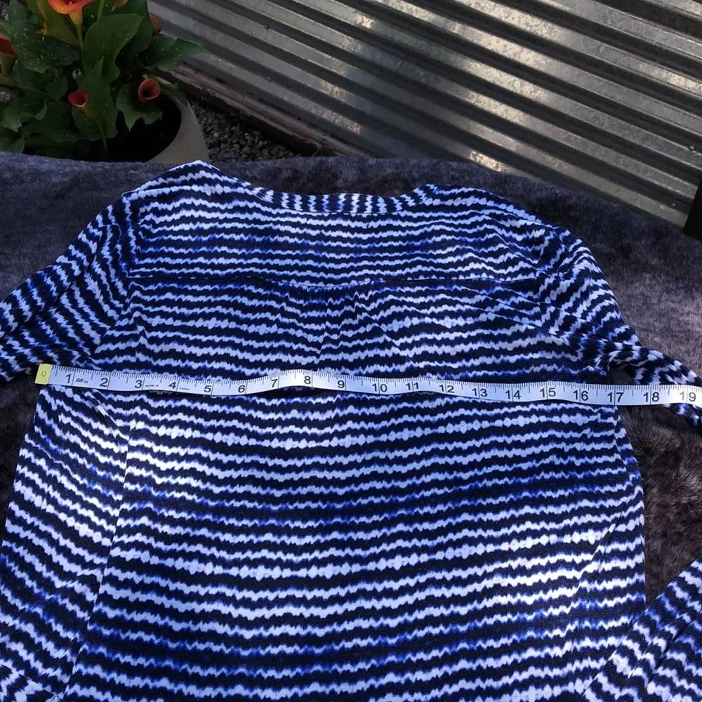 Long sleeve stretchy top by Velvet - Picture 2 of 4